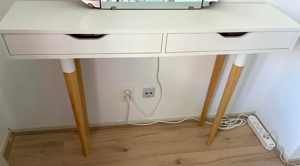 Witte kaptafel Ekby Alex IKEA met lades en houten poten, Huis en Inrichting, Ophalen, 100 tot 150 cm, Zo goed als nieuw, Minder dan 100 cm