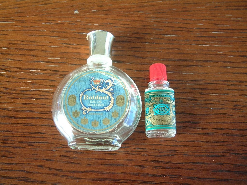2 eau de cologne flesjes 4711 en boldoot, Verzamelen, Ophalen of Verzenden, Overige typen