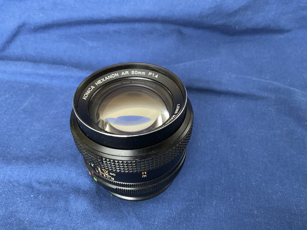 Lens, Konica Hexanon AR 50mm F1.4, Ophalen of Verzenden, Standaardlens