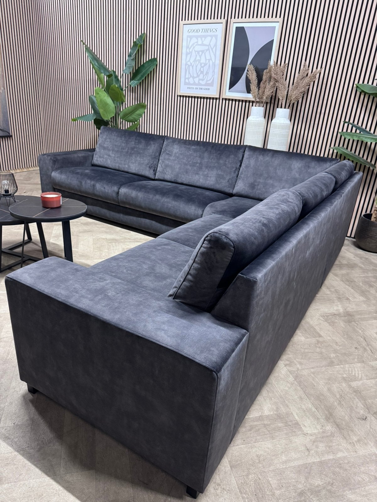 ZGAN Velvet Velours Hoekbank - Antraciet - 307 x 278, Velvet velours hoekbank loungebank antraciet hotel chique modern, -, -, Hoekbank