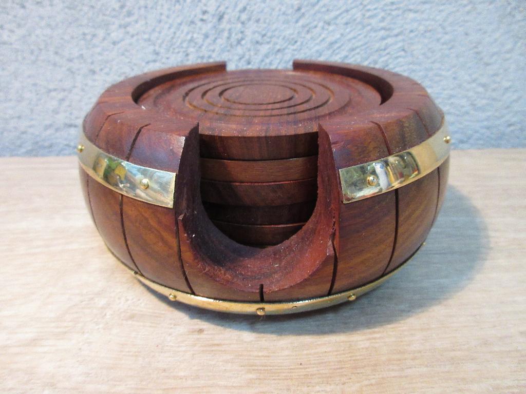 Vintage houten onderzetters, Ophalen of Verzenden, Gebruikt, Glas of Kopje