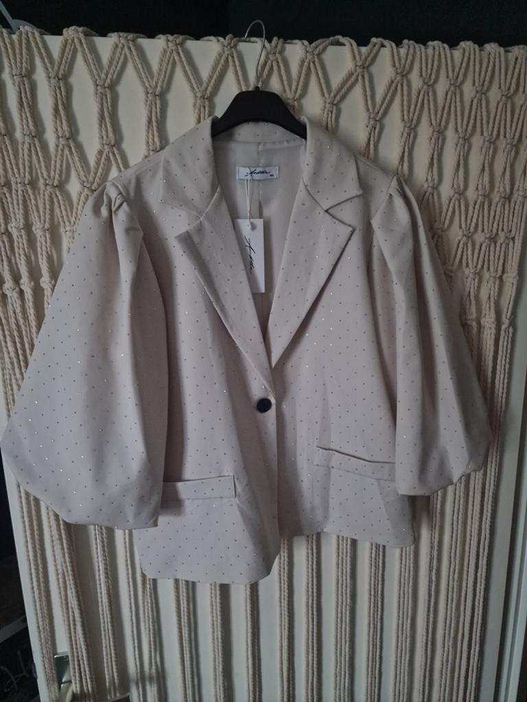 Nieuw jasje ambika, Ophalen of Verzenden, Nieuw, Maat 38/40 (M), Beige