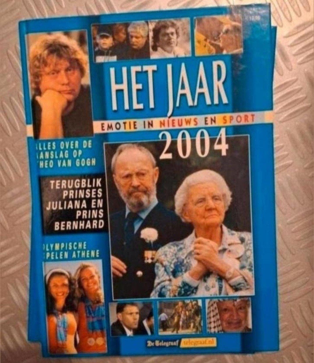 Het Jaar 2003 & 2004 - Emotie in Nieuws en Sport, Boeken, Ophalen of Verzenden, Zo goed als nieuw, Overige typen