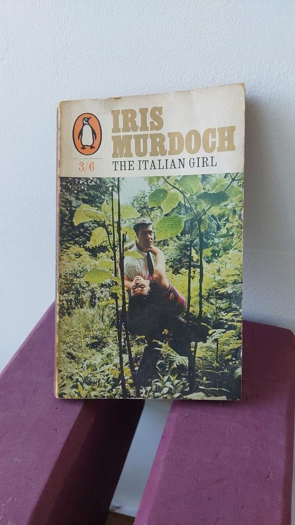 The Italian Girl - Iris Murdoch (Vintage Penguin), Ophalen of Verzenden, Gelezen, Iris Murdoch, Europa overig