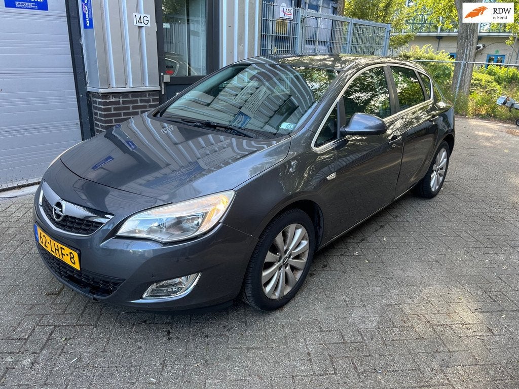 Opel Astra 1.4 Cosmo! 166 DKM NAP! AIRCO! BOEKJES! 2010!, Voorwielaandrijving, Euro 5, 101 pk, 4 cilinders