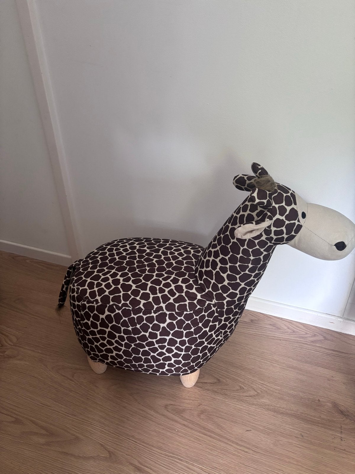 Leuke giraf kruk/poef voor de kinderkamer, Ophalen of Verzenden, Zo goed als nieuw, Overige typen