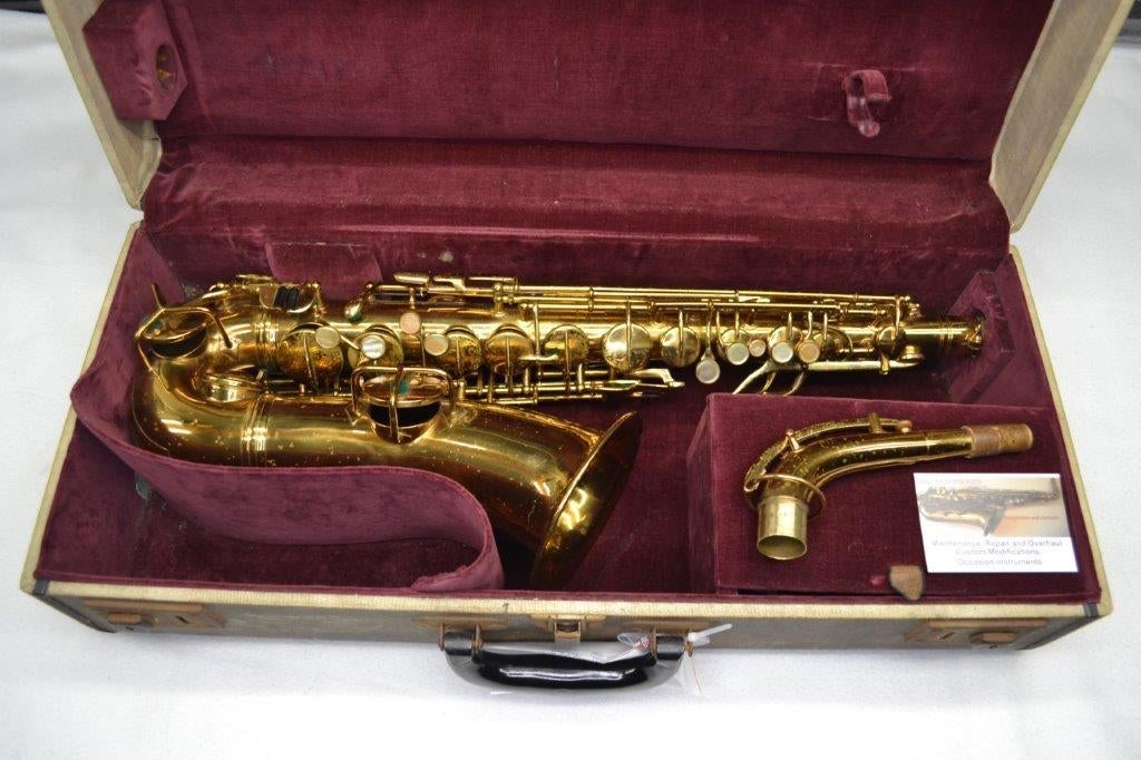Altsaxofoons Conn Ltd - USA, Muziek en Instrumenten, Blaasinstrumenten | Saxofoons, Ophalen, Gebruikt, Alt, Met koffer