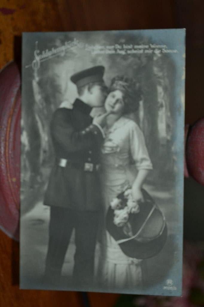 DUITSLAND 1912 SOLDAAT UNIFORM MET GELIEFDE, Ophalen of Verzenden, Voor 1920, Gelopen, Sterren en Beroemdheden