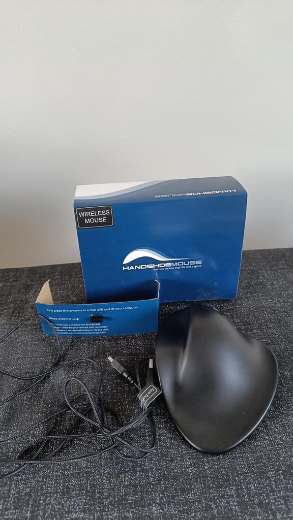 HandshoeMouse draadloze ergonomische muis, zo goed als nieuw, Rechtshandig, Muis, Ergonomisch, Ophalen of Verzenden