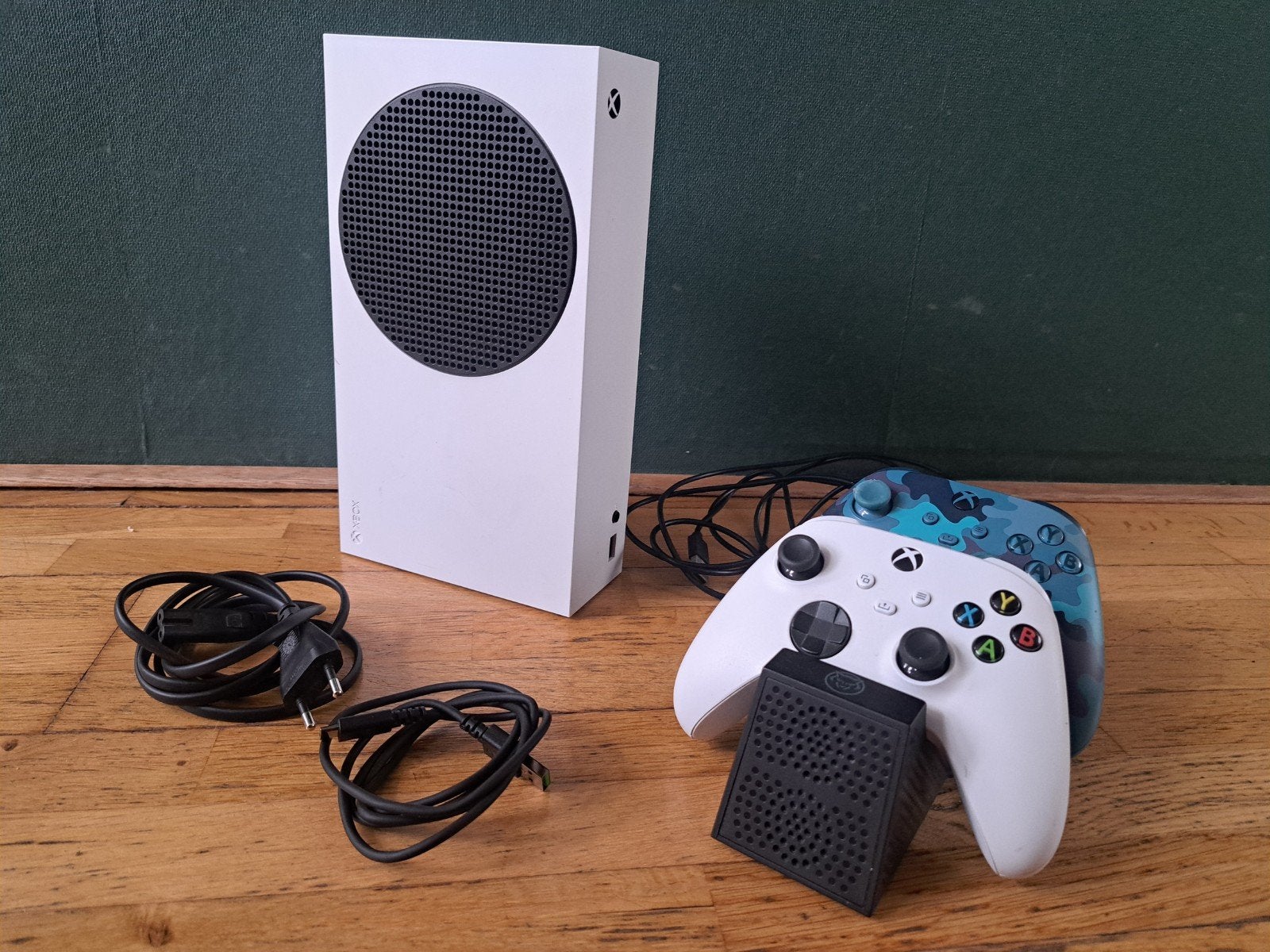 Xbox Series S met 2 controllers en oplaadstation, Ophalen, Gebruikt, Xbox Series S