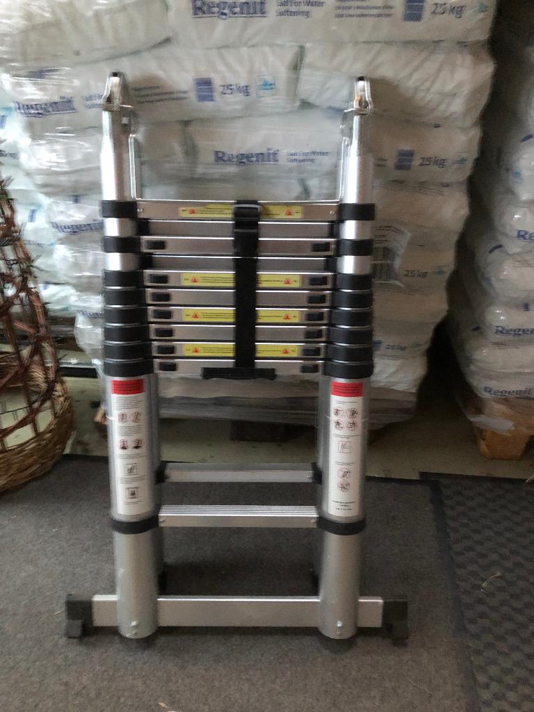 Uitschuifbare ladder dubbel, Doe-het-zelf en Verbouw, Ladders en Trappen, Ophalen, Zo goed als nieuw, Ladder, Opvouwbaar of Inschuifbaar