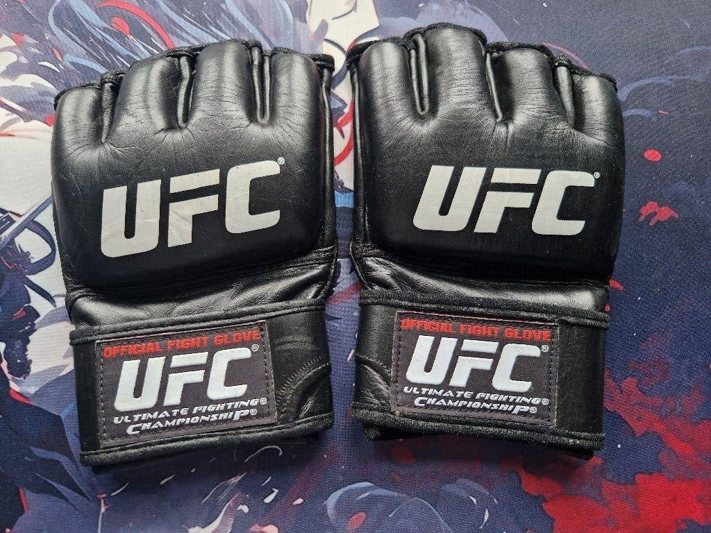 Official UFC Fight Gloves, Ophalen of Verzenden, Zo goed als nieuw, Bokshandschoenen