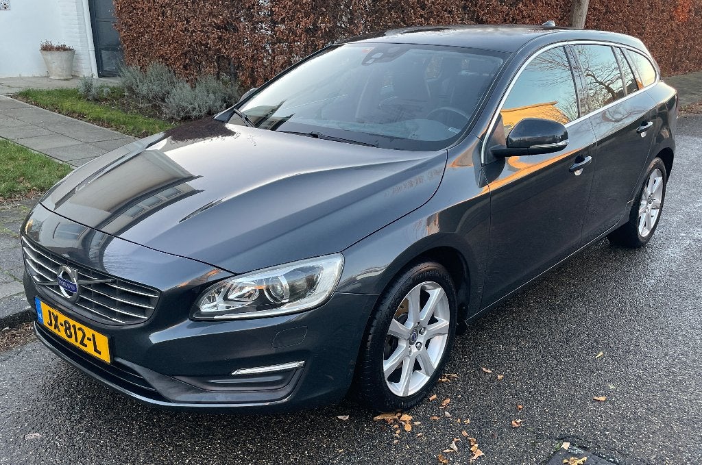 Volvo V60 T3 Nordic+ (2016), Auto's, Zwart, 4 cilinders, 1969 cc, Leder en Stof