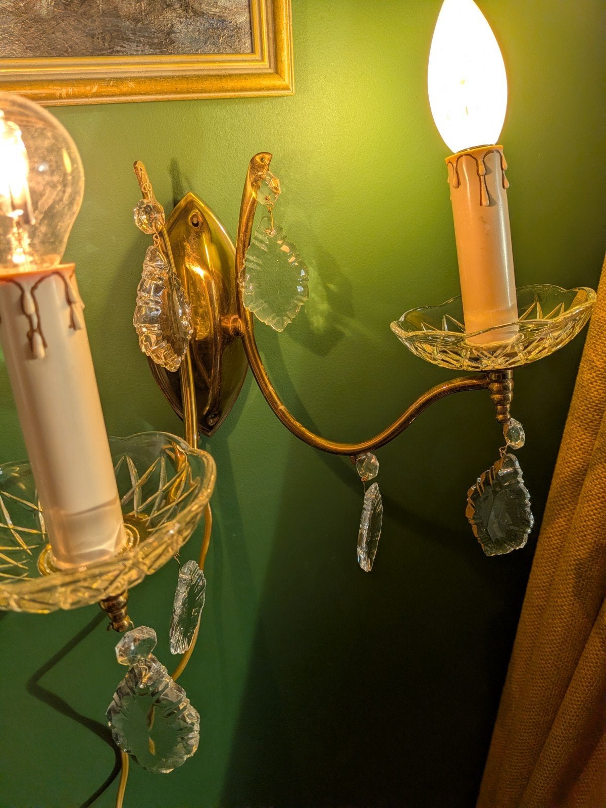 Hollywood Regency wandlamp met messing en kristal, Gebruikt, E14 (klein), Ophalen of Verzenden, Wandlamp