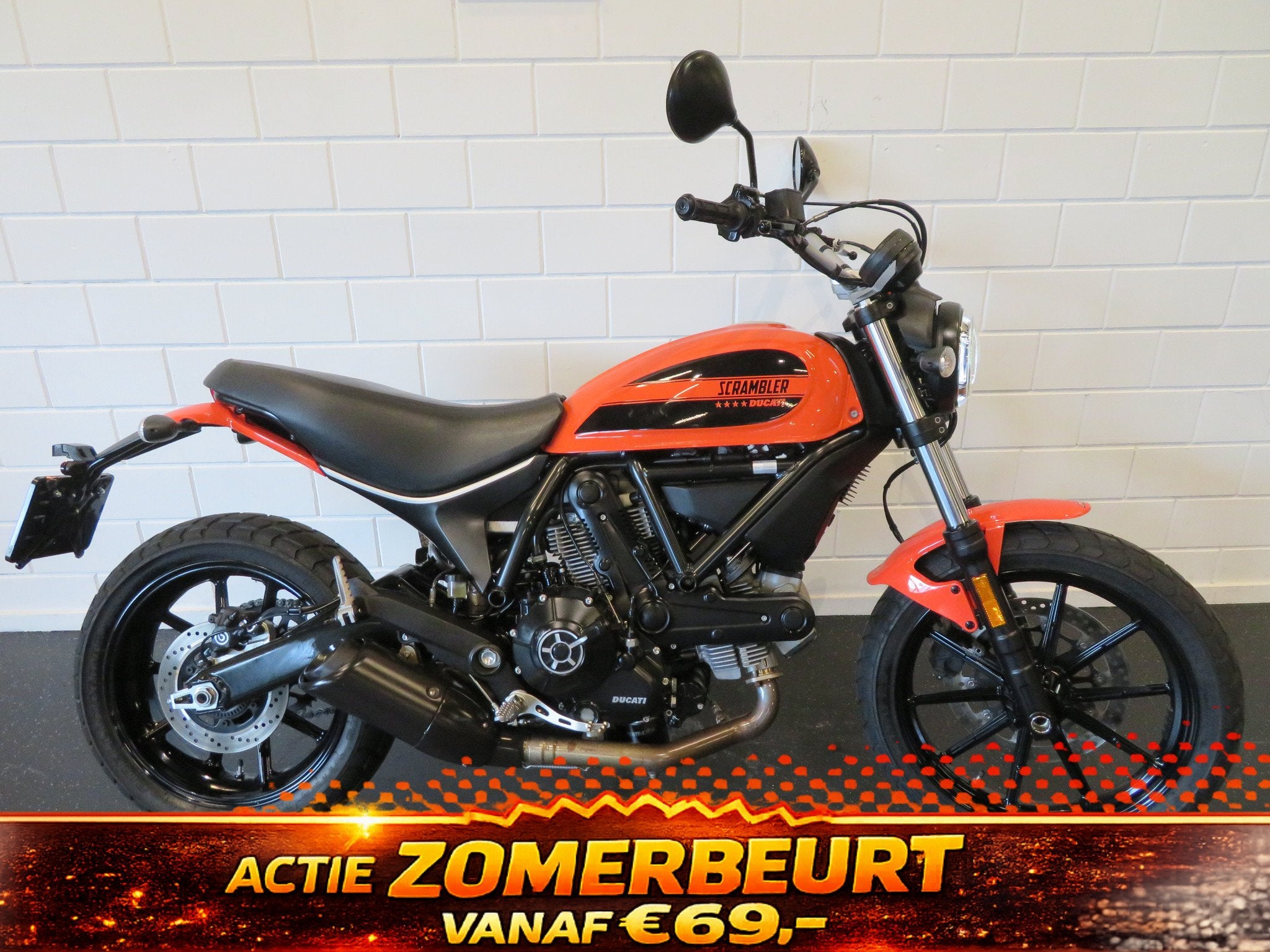 Ducati SCRAMBLER SIXTY 2 NIEUWSTAAT! (bj 2018), Bedrijf, 399 cc, Naked bike