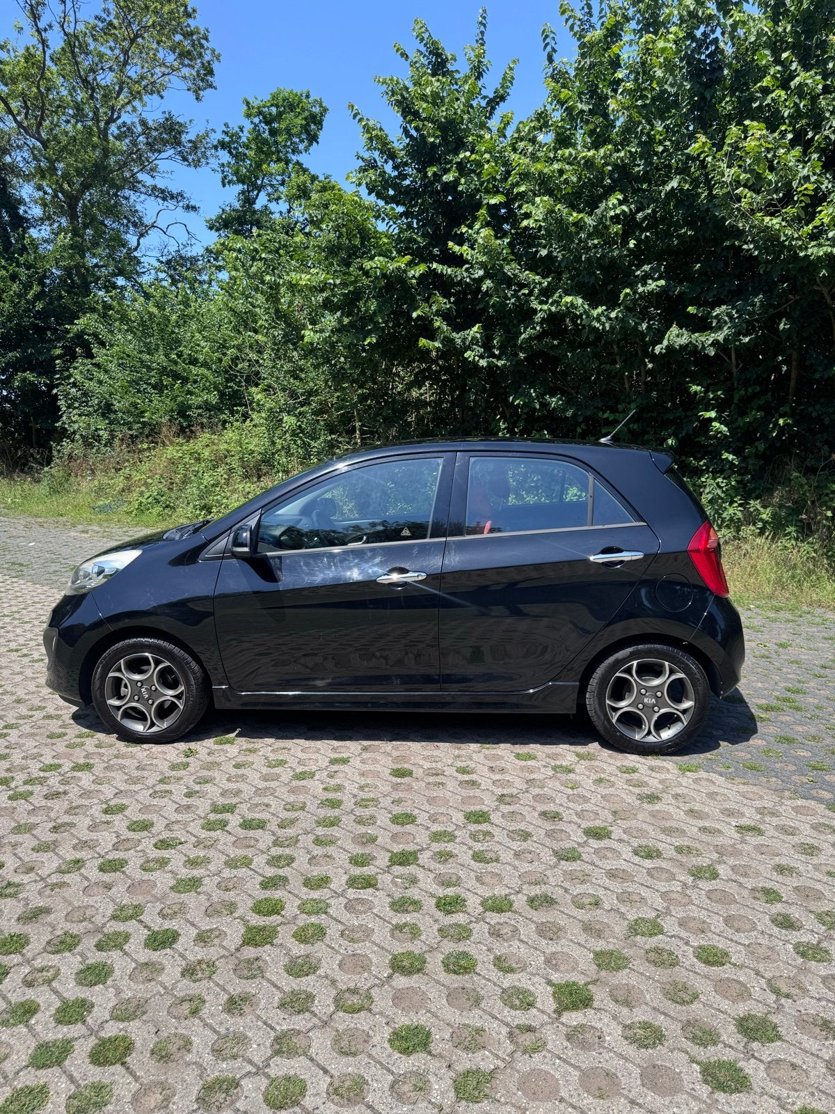 Kia Picanto 1.0 Cvvt 5-DRS 2013 Zwart, Auto's, Kia, Voorwielaandrijving, 400 kg, Zwart, 24 km/l