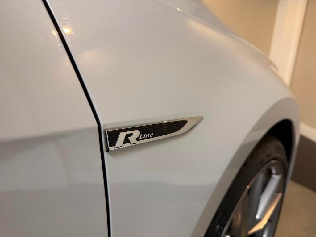 Volkswagen Golf Variant 1.5 TSI Highline Business R *Massage, 4 cilinders, 150 pk, Alcantara, Wit