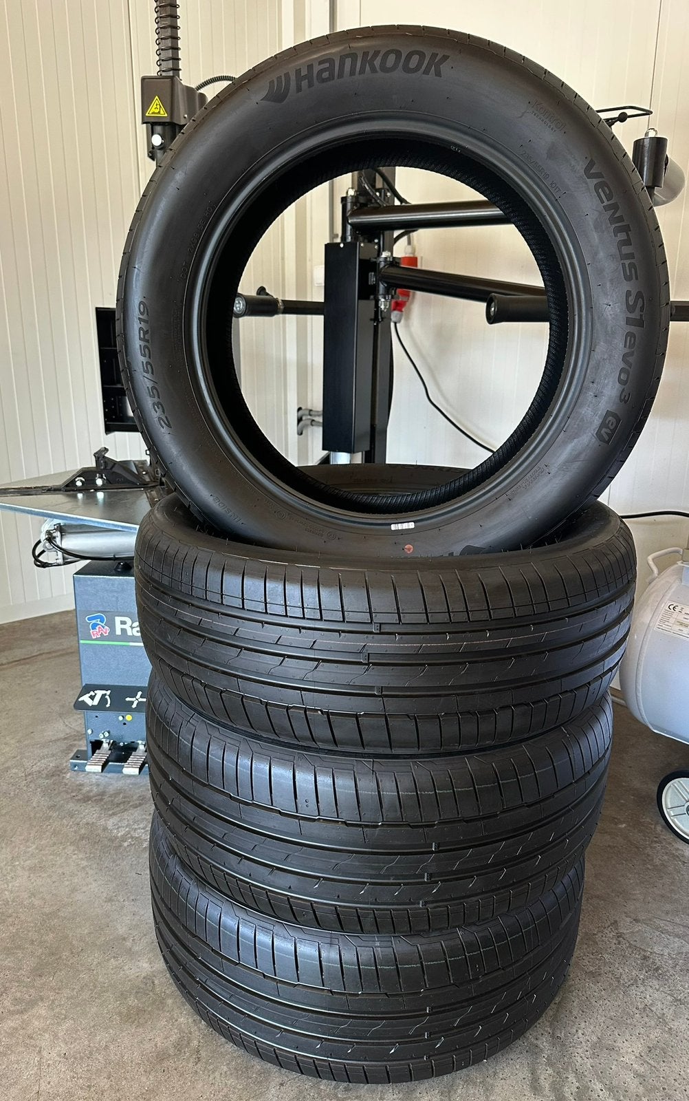 NEW Hankook Zomerbanden 235 55 19 + 255 50 19 Gratis Montage, Auto-onderdelen, 19 inch, Nieuw, Hankook, Nieuw