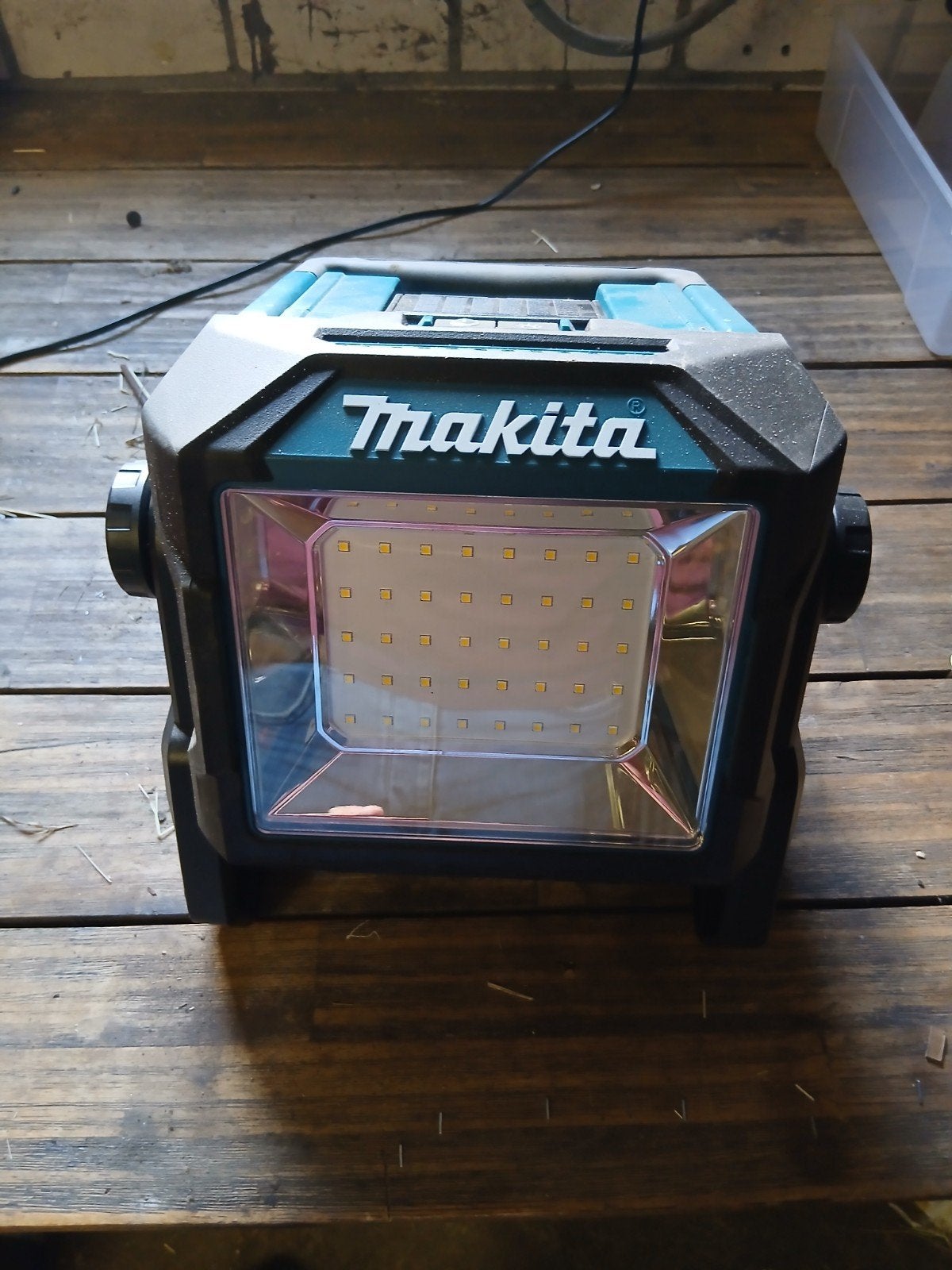 Makita DEAML005G bouwlamp / werklamp - nauwelijks gebruikt, Ophalen of Verzenden, Zo goed als nieuw, Minder dan 50 watt, Lamp met armatuur