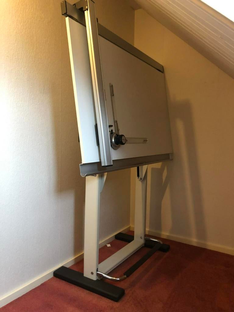 Tekentafel ., Doe-het-zelf en Verbouw, Tekentafels, Ophalen, Zo goed als nieuw, 130 tot 150 cm
