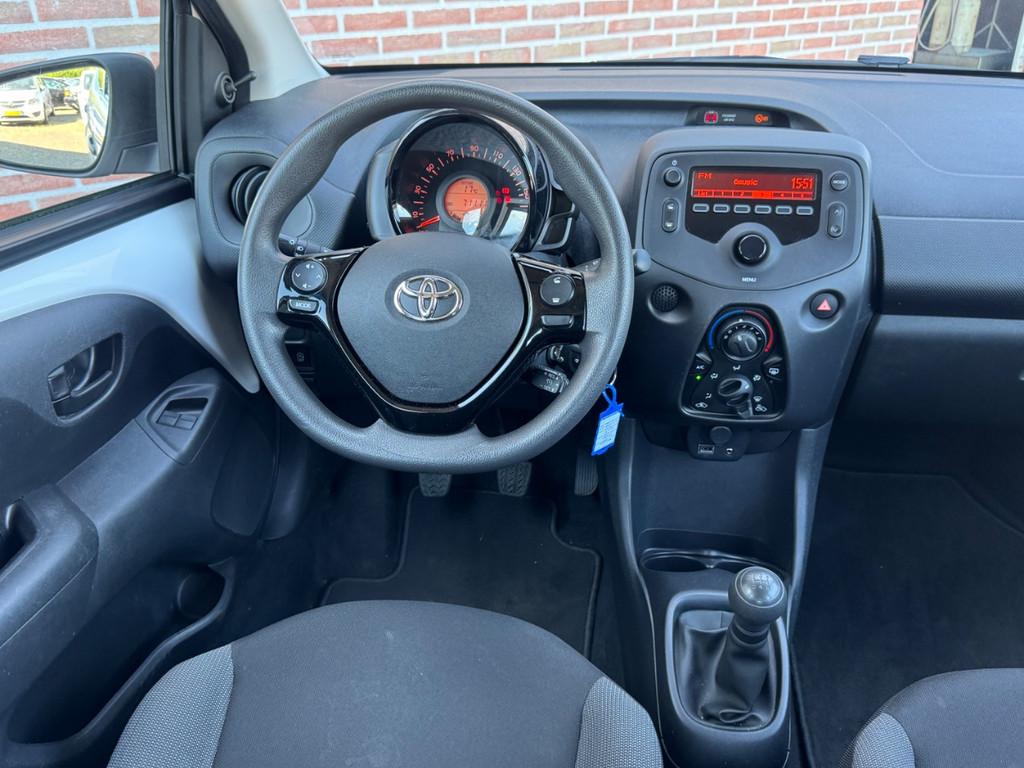 Toyota Aygo 1.0 VVT-i | X-Fun 5-Drs | Airco, Auto's, Voorwielaandrijving, Gebruikt, Euro 6, 4 stoelen