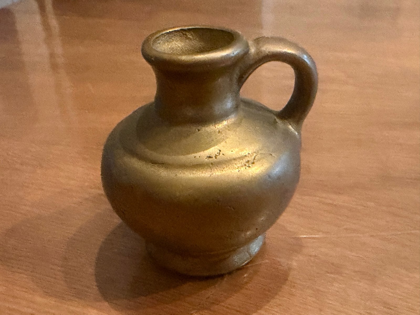 Decoratieve bronzen miniatuur vaas/kruik, Ophalen of Verzenden
