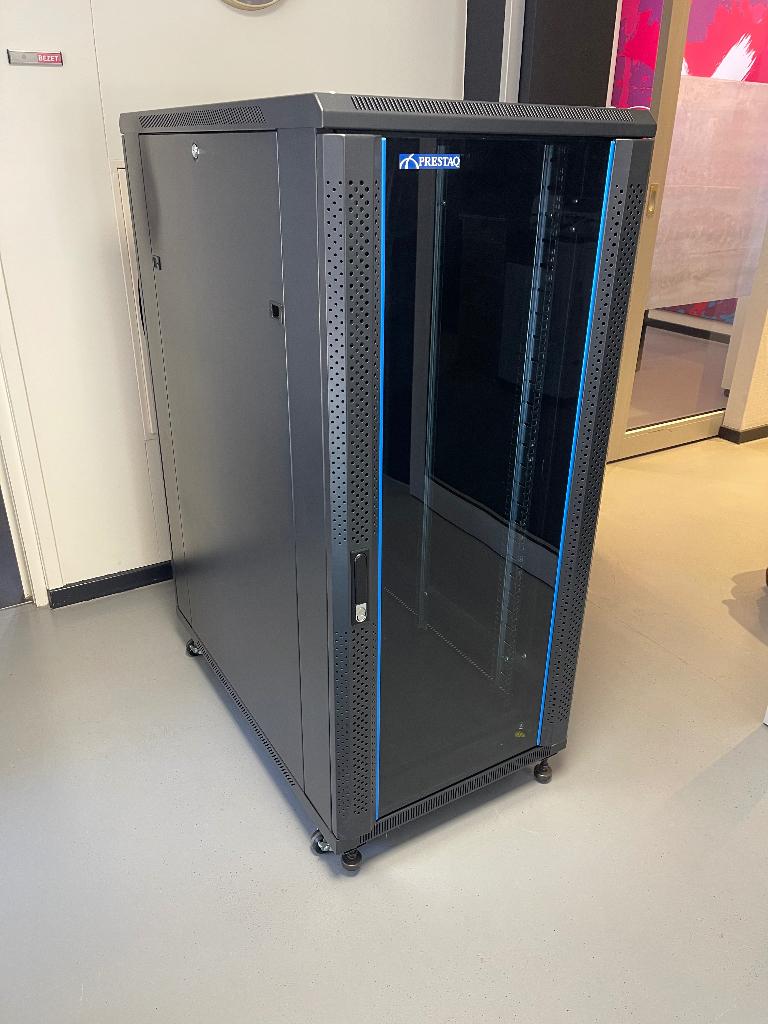 Prestaq serverkast, Ophalen, Gebruikt