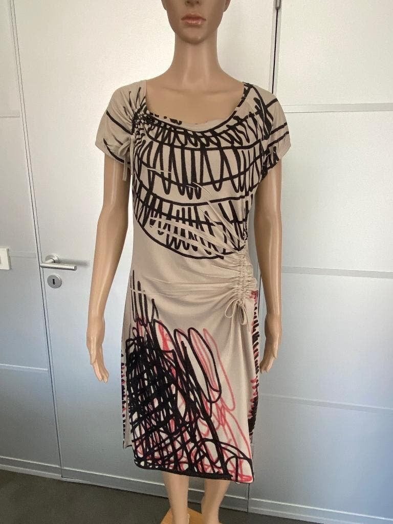 K189 Eroke maat M=38/40 jurk feestjurk feest jurkje beige, Kleding | Dames, Maat 38/40 (M), Beige, Ophalen of Verzenden, Zo goed als nieuw