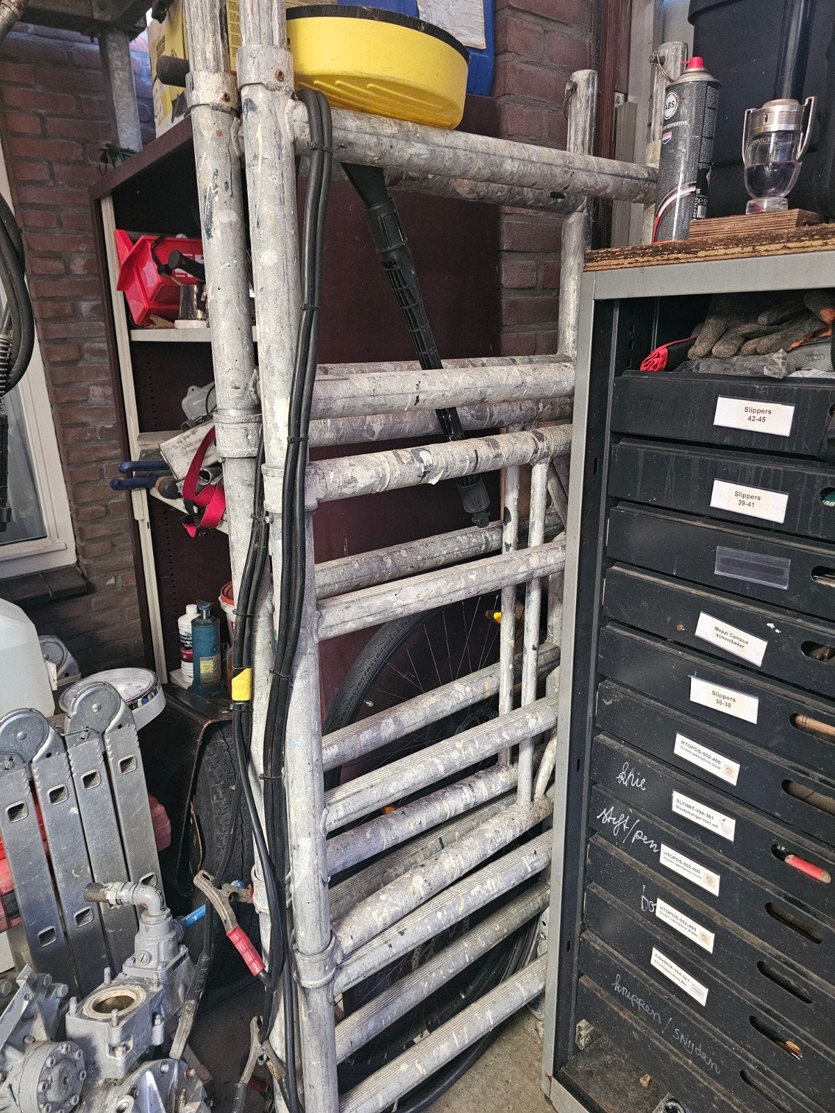 Kamersteiger Euroscaffold compleet met wielen en werkplaat, Ophalen