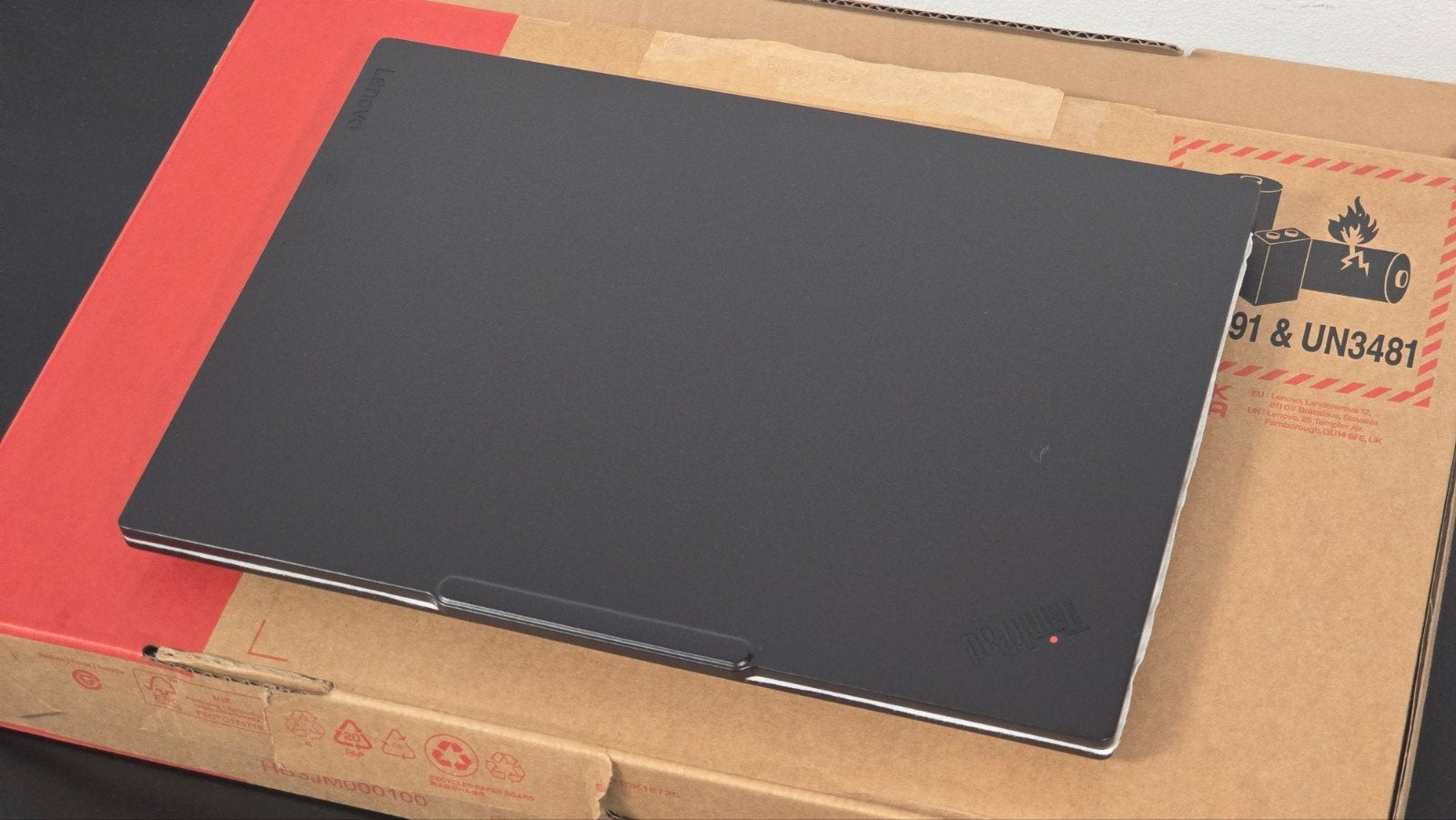 Laptop Lenovo ThinkPad E14 Gen 7 New, 256 GB, Met videokaart, Qwerty, 8 GB