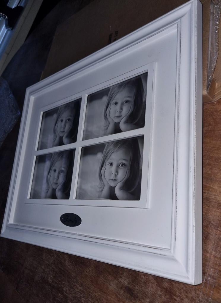 Familie fotolijs voor 4 foto's.       2 stuks. 47 bij 36 cm., Ophalen of Verzenden, Nieuw