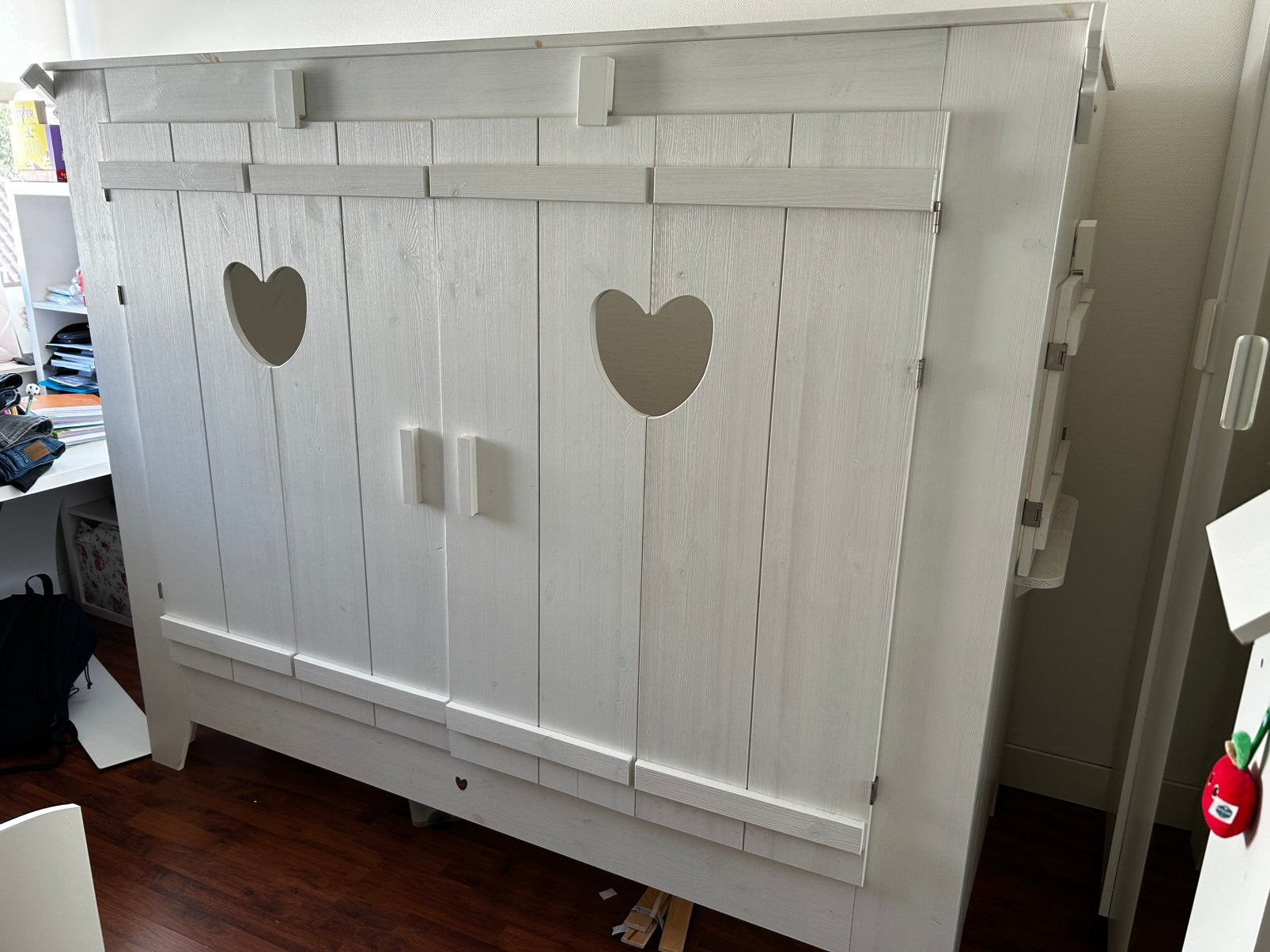 Unieke witte bedstee / kajuitbed met hartuitsparingen, Ophalen, 90 cm, Eenpersoons, Wit
