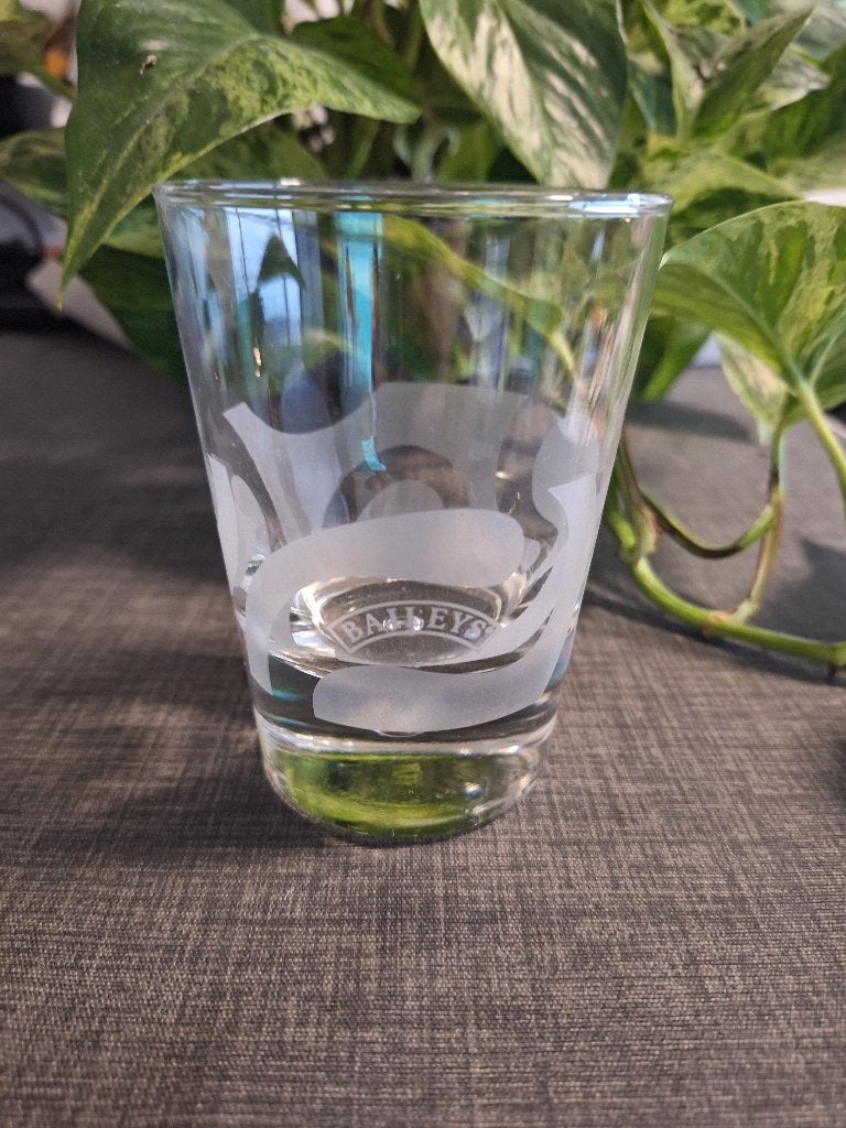 BAILEYS glazen met bolletje binnen 3 stuks (swirl), Verzamelen, Glas en Borrelglaasjes, Ophalen of Verzenden, Zo goed als nieuw