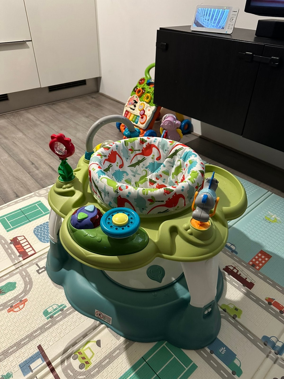 Mama loes activity center baby jumper, Kinderen en Baby's, Ophalen, Zo goed als nieuw
