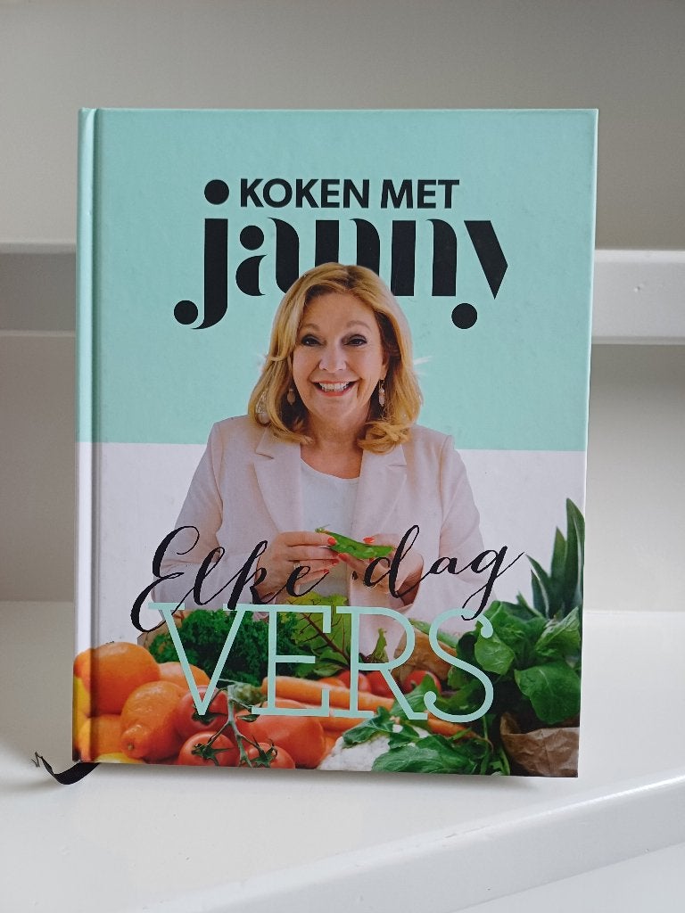 KOKEN MET JANNY HARDCOVER 353 PAGINA'S MOOI KOOKBOEK ZGAN, Ophalen of Verzenden, Zo goed als nieuw, Azië en Oosters