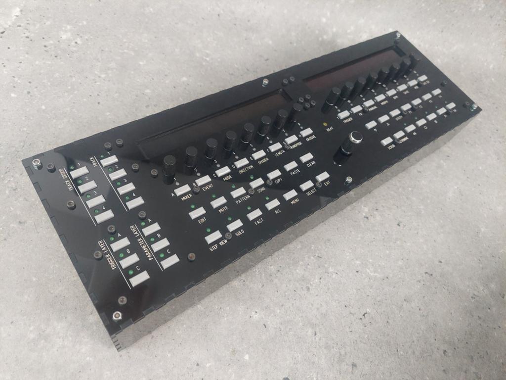 👉 MIDIBOX  SEQ V4 hardware sequencer! Synth, drums, samples, Ophalen of Verzenden