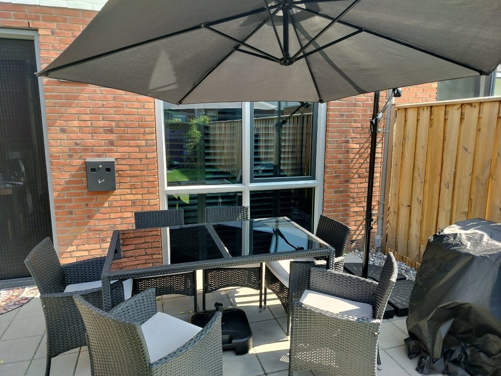 Tuinset 6 stoelen  + Zweefparasol met 4 verzwaringstegels., Ophalen, Gebruikt, 6 zitplaatsen, Wicker