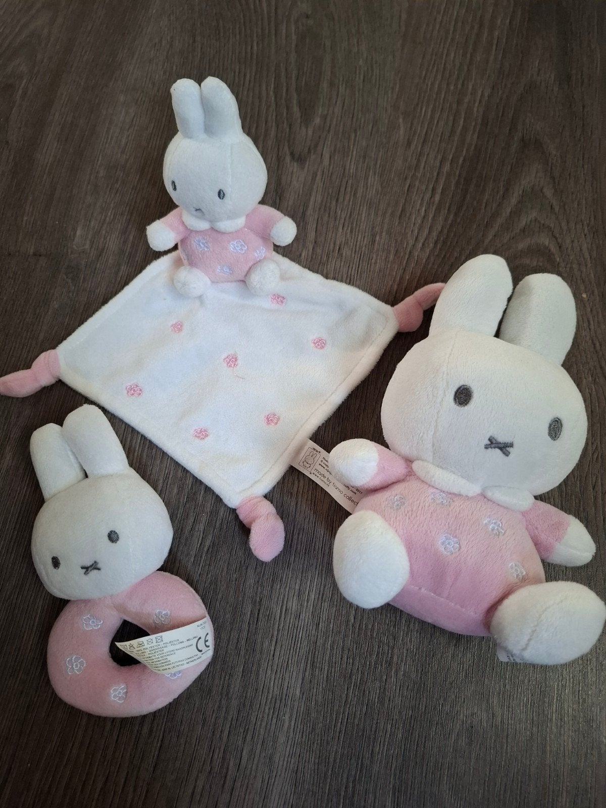Miffy Nijntje knuffel, rammelaar en knuffeldoekje set, Ophalen of Verzenden, Gebruikt, Overige typen