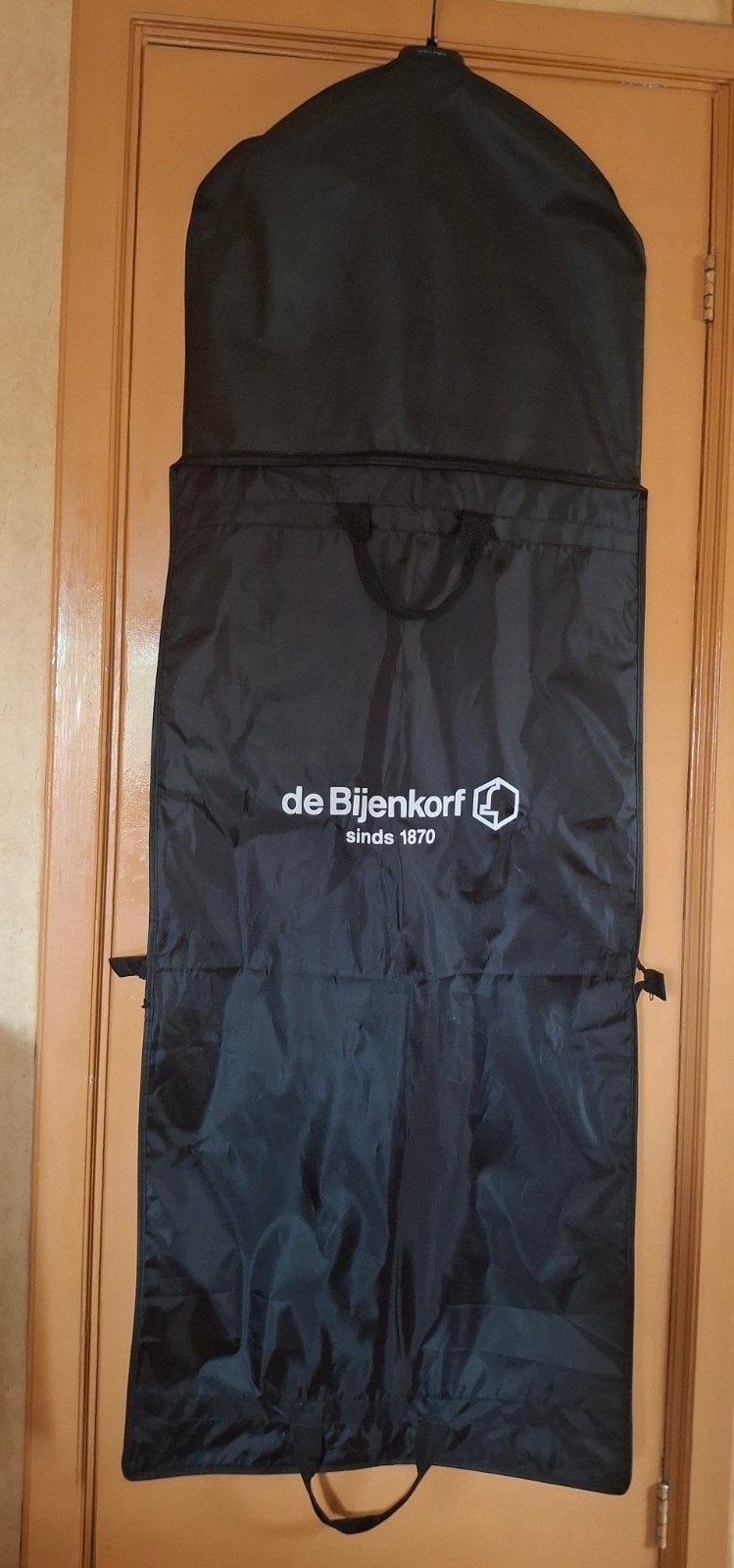 Kledinghoes De Bijenkorf z.g.a.n., Ophalen of Verzenden, Zo goed als nieuw, Zwart, 30 cm of meer