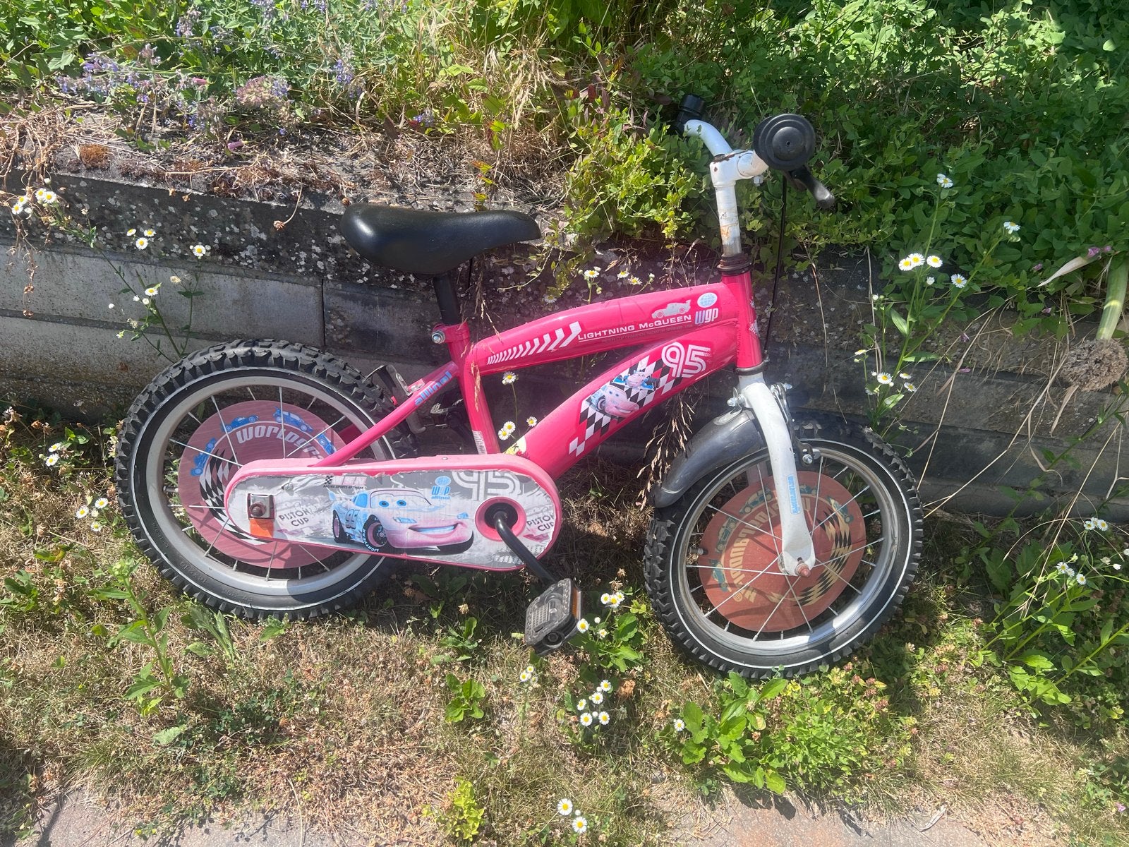 2 kinderfietsen en een kleine scooter, Fietsen en Brommers, Fietsen | Kinderfietsjes, Ophalen, Gebruikt, 20 inch of meer