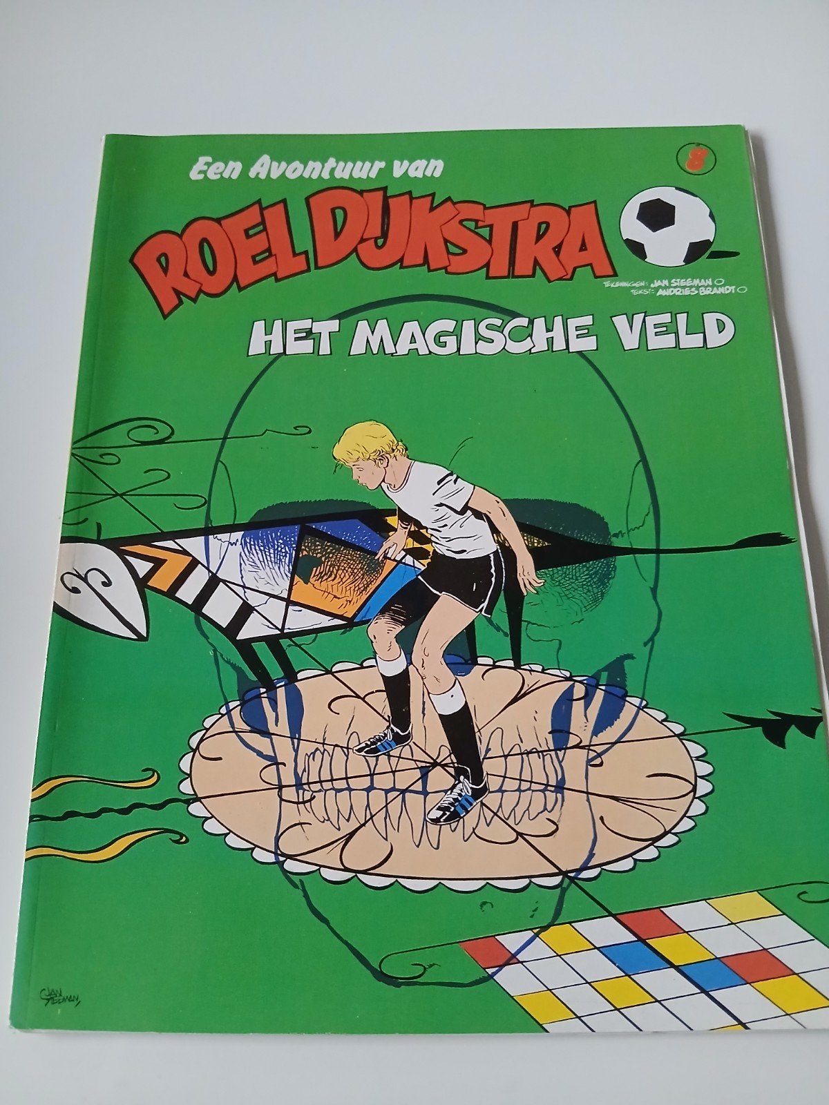 Roel Dijkstra: Het Magische Veld - Voetbalstripboek, Eén stripboek, Ophalen of Verzenden, Zo goed als nieuw, Jan Steeman, Andries Brandt