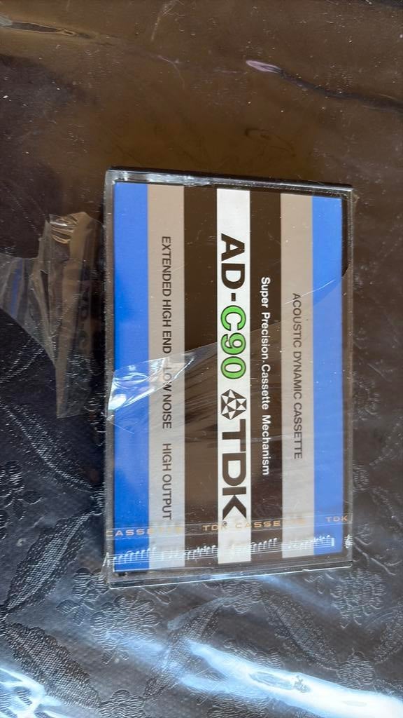 1 AD-C90 TDK cassettebandje, Cd's en Dvd's, Cassettebandjes, Ophalen of Verzenden, Nieuw in verpakking, Overige genres, 1 bandje