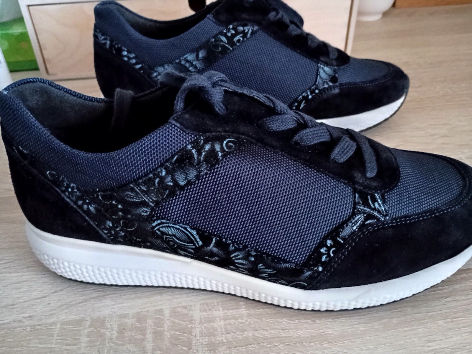 Sneakers breedte maat M vallen iets smaller, maat 5,5, Kleding | Dames, Schoenen, Ophalen of Verzenden, Nieuw, Sneakers of Gympen