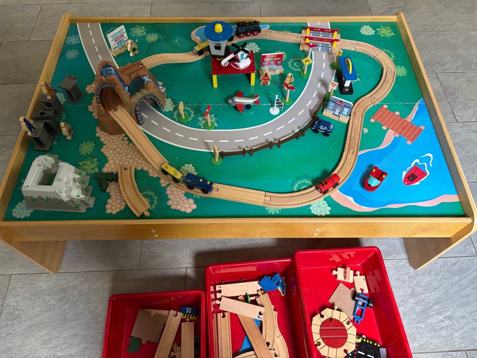 Kidkraft Houten Speeltafel Trein met Accessoires, Ophalen, Gebruikt
