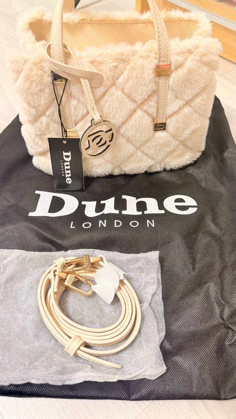 Dune London Mini Faux Fur Quilted Tas - Crème, Ophalen of Verzenden, Nieuw, Beige, Handtas