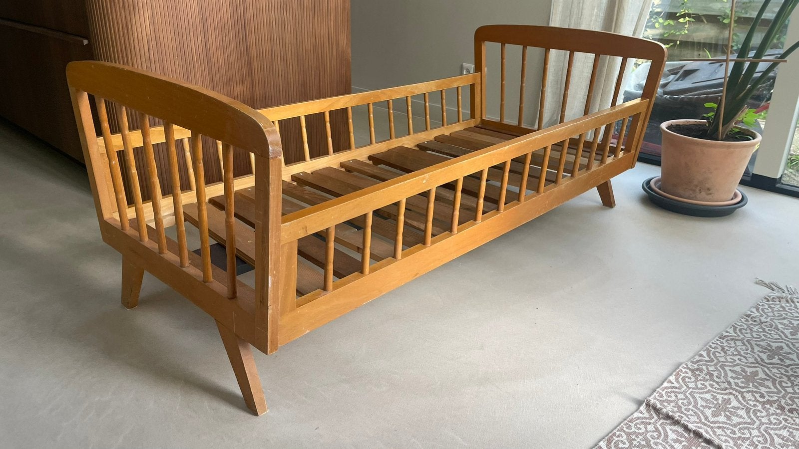 Vintage peuterbed, Ophalen