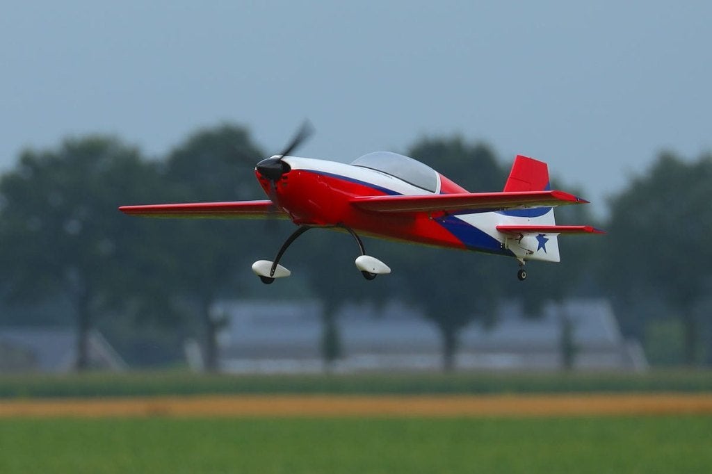 GFK Carf Extra compleet met servo's, regelaar en motor, Ophalen, Gebruikt, Elektro