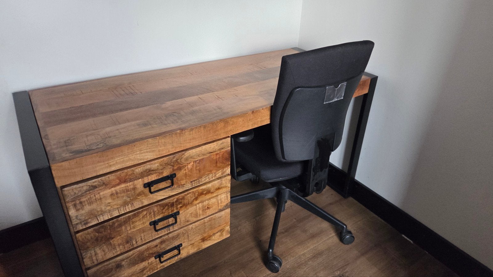 Mango houten bureau 145 cm, Ophalen, Gebruikt, Hout, Bruin