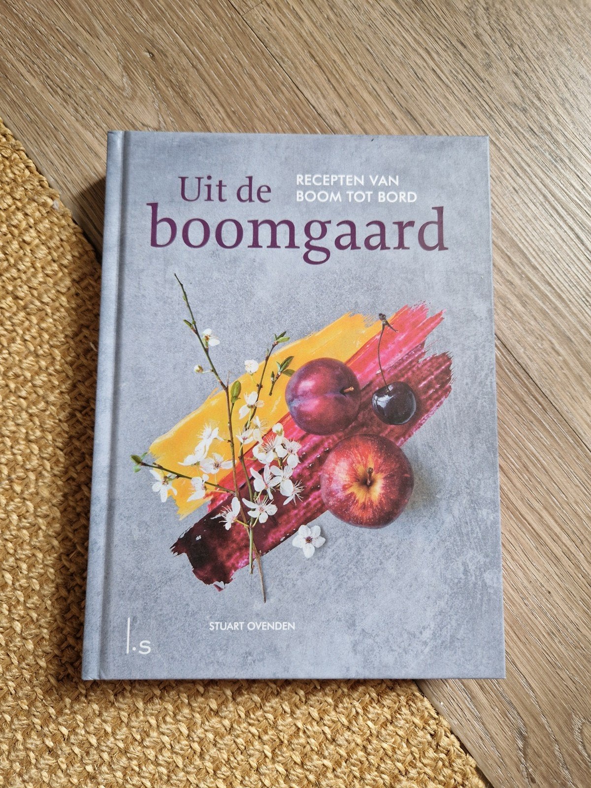Uit de boomgaard, recepten v boom tot bord Stuart Ovenden, Nieuw, Ophalen of Verzenden, Gezond koken, Nederland en België