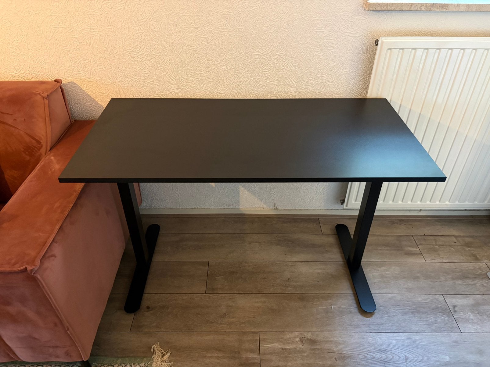 Bureau zwart Stauning (JYSK) 60x120 cm, Ophalen, In hoogte verstelbaar, Zo goed als nieuw